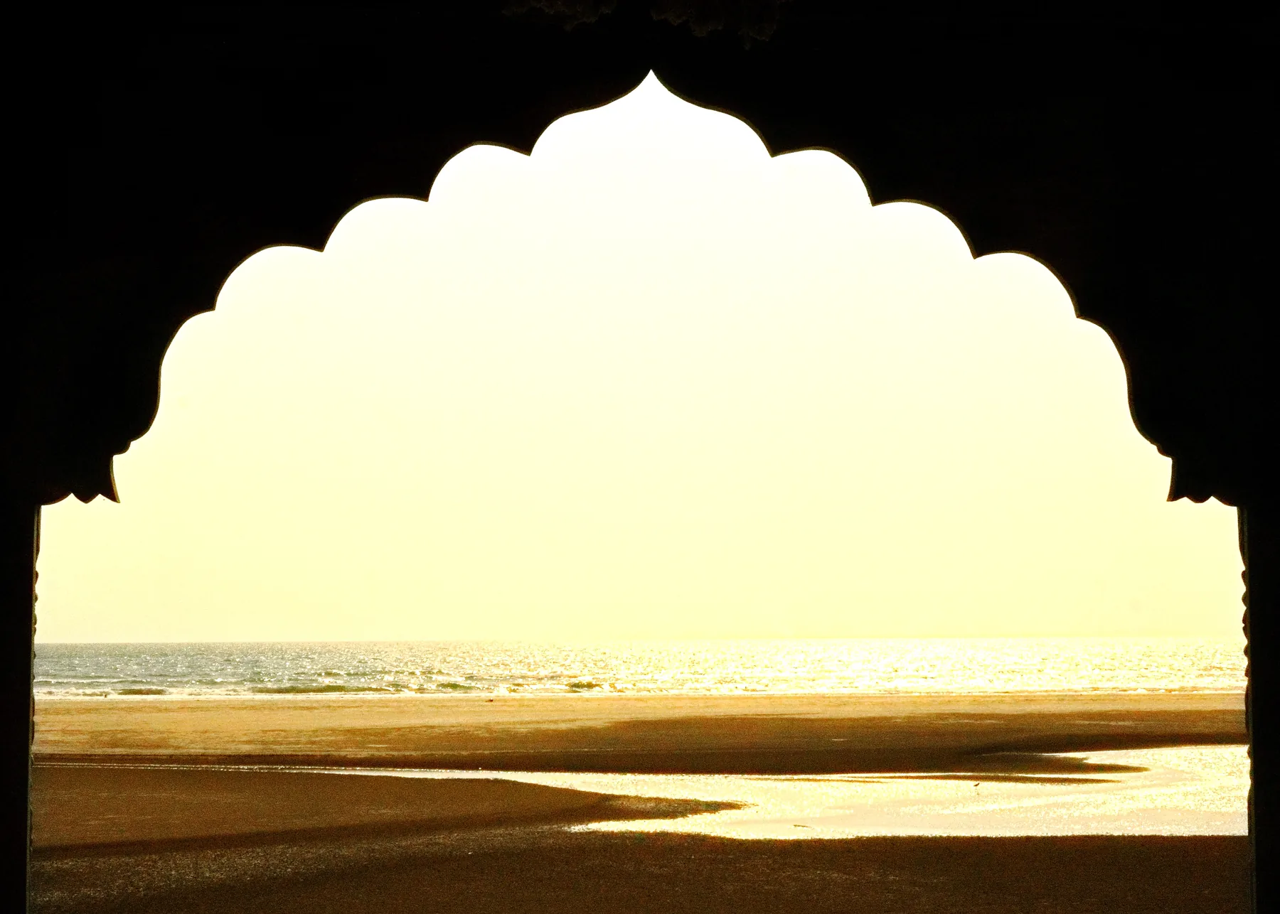 Goa way — photograph by Telford Vice